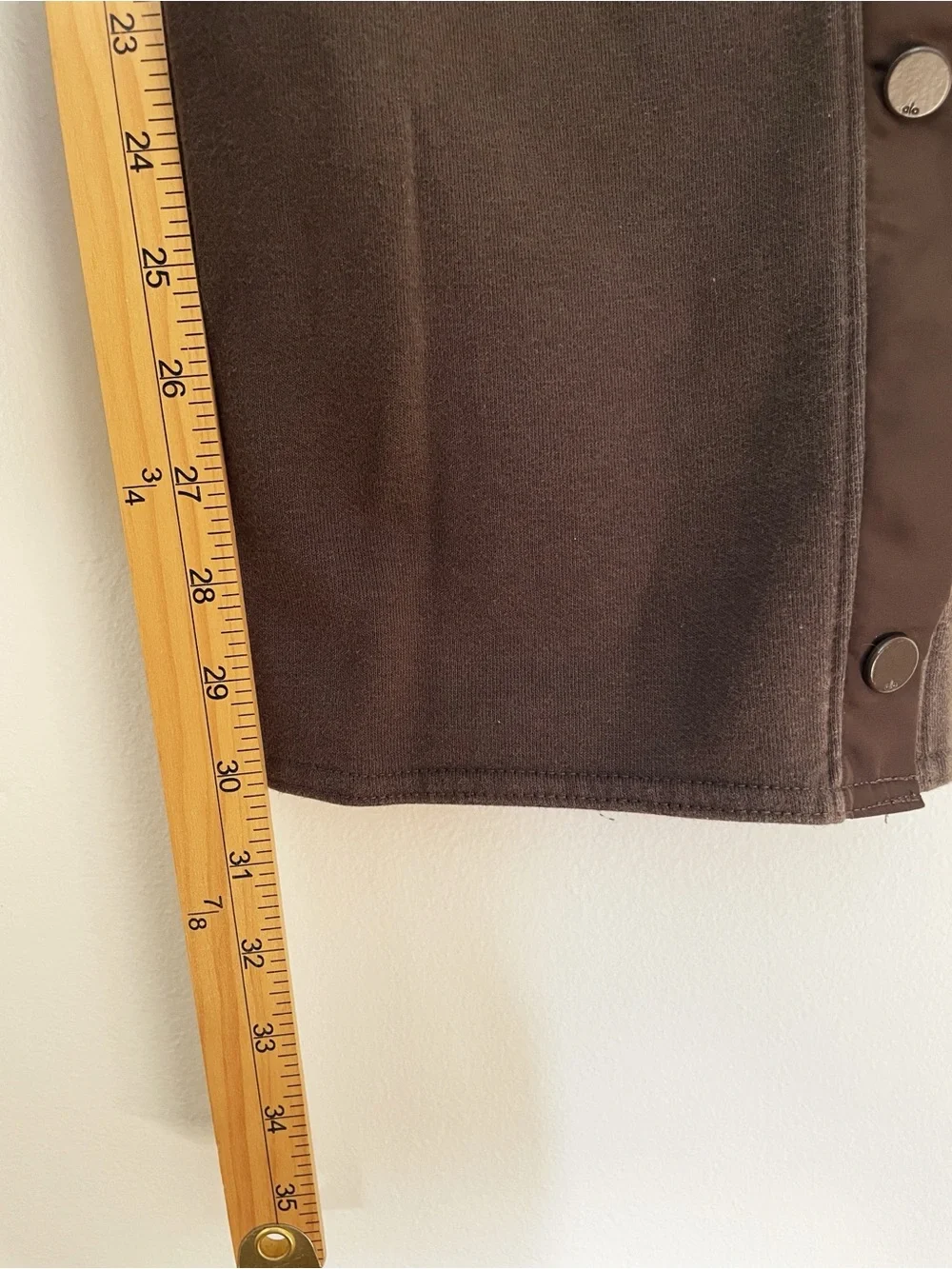 Alo courtside tear away snap pants sweats sweat pants chocolate brown stripe XS